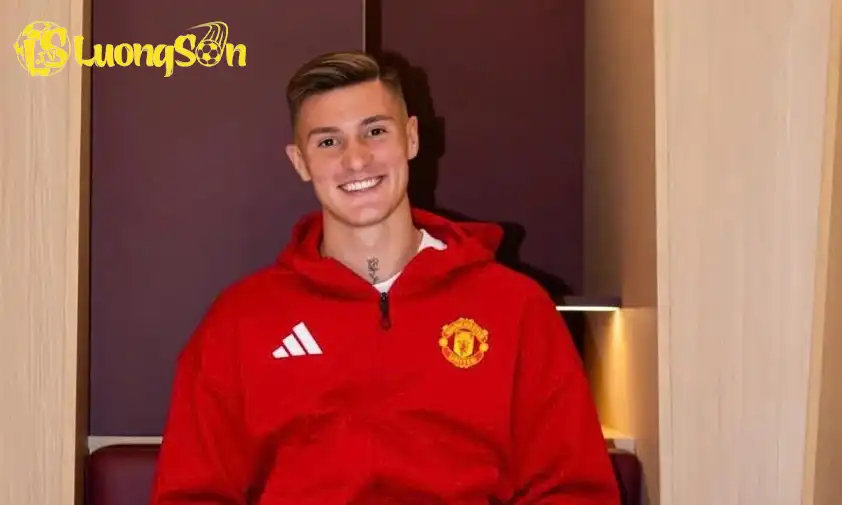 Barcelona nhắm Sesko để thay Lewandowski trong tương lai