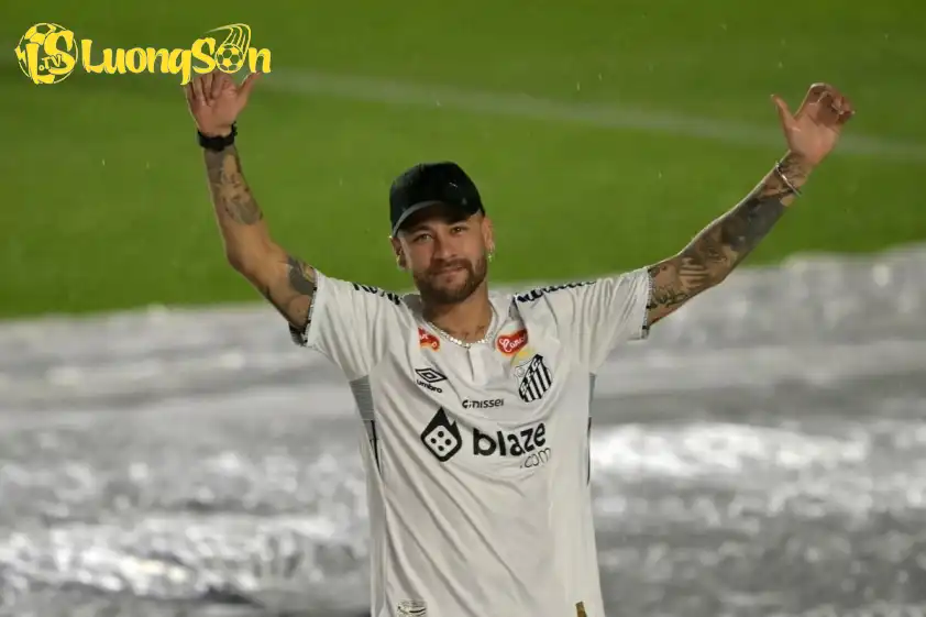 Napoli từng muốn đưa Neymar trở lại châu Âu