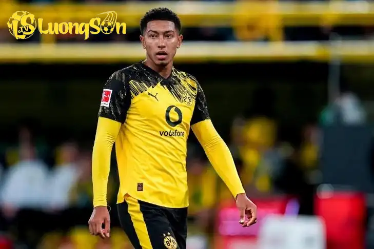 Jobe Bellingham gặp muôn vàn khó khăn tại Dortmund