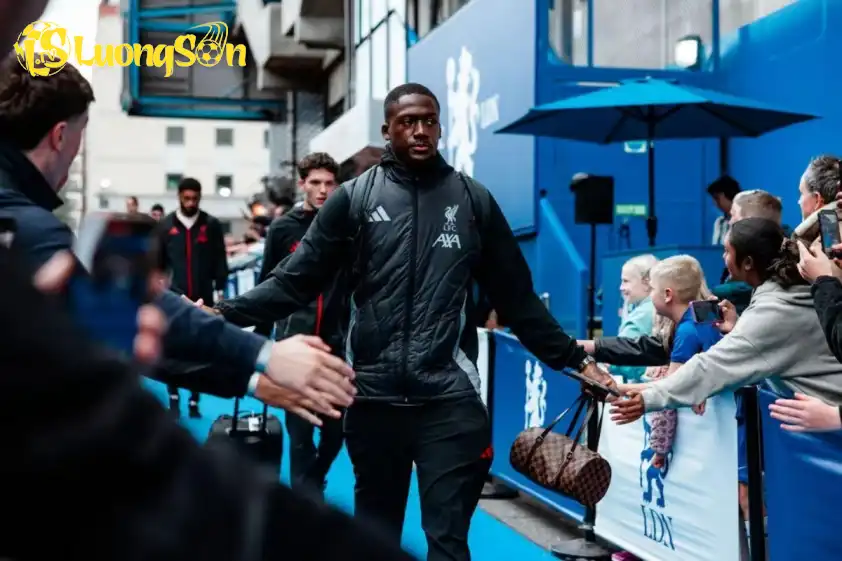 HLV Slot xác nhận Konate dính chấn thương, chưa rõ mức độ nghiêm trọng