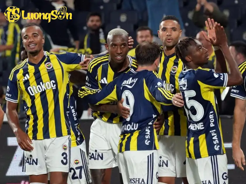 Fenerbahce cần phải tận dụng lợi thế sân nhà để giành chiến thắng trước Ferencvaros