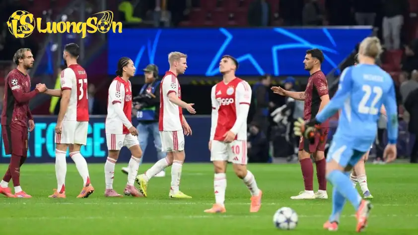Ajax đang có một mùa giải thảm họa