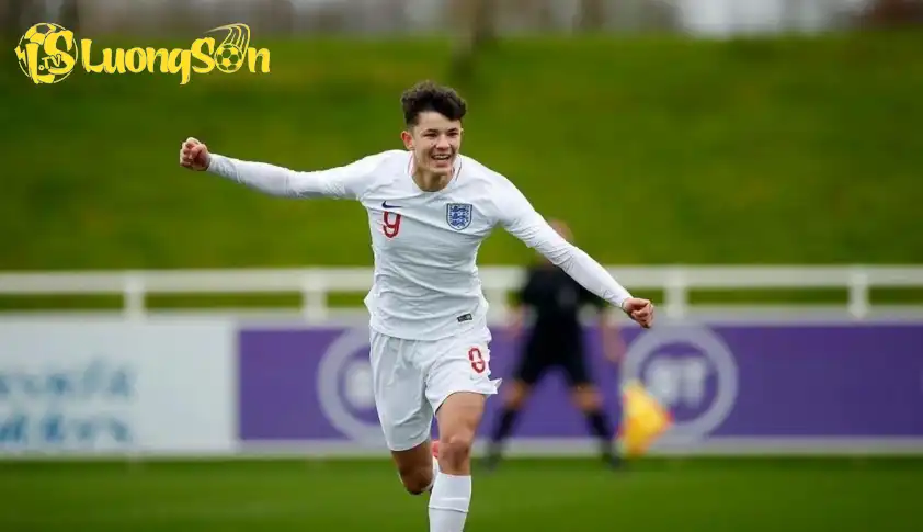 Jude Soonsup-Bell từng khoác áo tuyển Anh ở các cấp độ trẻ
