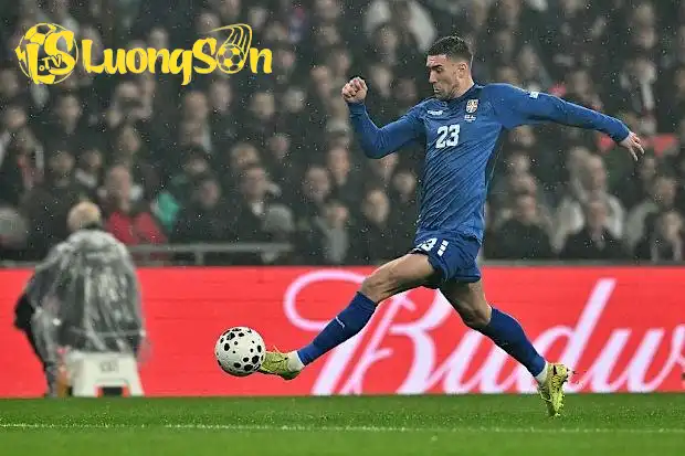 Vlahovic không thể gánh vác Serbia đến World Cup.