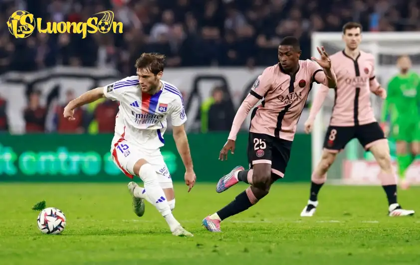 Với phong độ ấn tượng hơn, PSG được dự đoán sẽ chiến thắng để củng cố ngôi đầu.