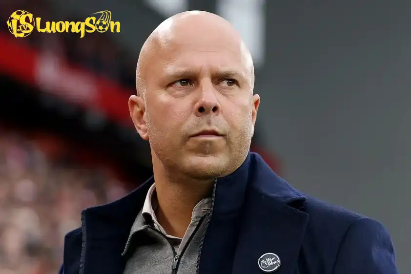 Arne Slot đang phải hứng chịu cực kỳ nhiều áp lực sau chuỗi trận tệ hại cùng Liverpool.