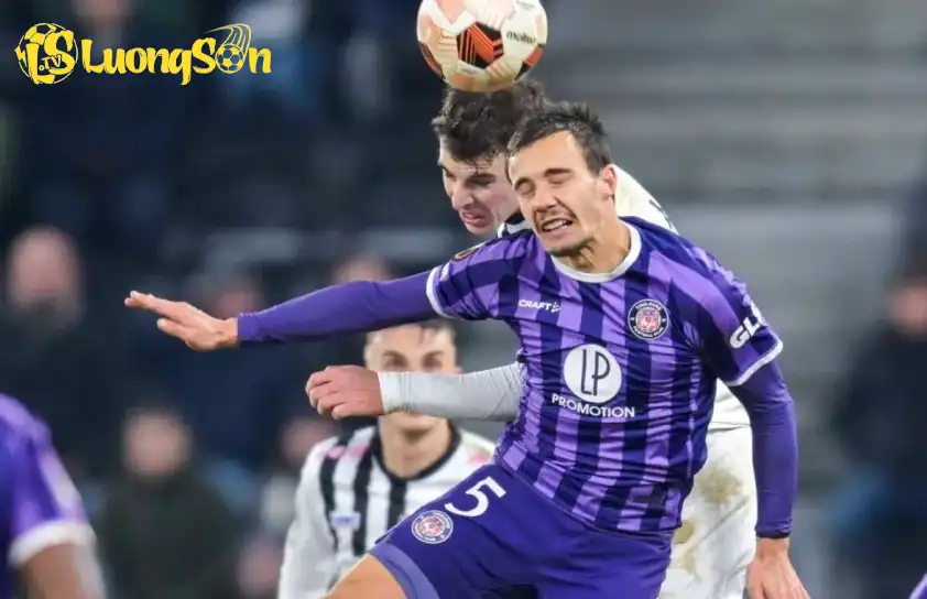 Strasbourg đang dần tìm lại bản sắc thi đấu đầy tốc độ và quyết đoán